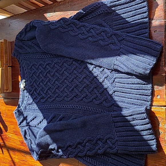 GAP Navy cable knit jumper. Cable on sleeves also. Great condition.  Fabulous - Picture 6 of 6